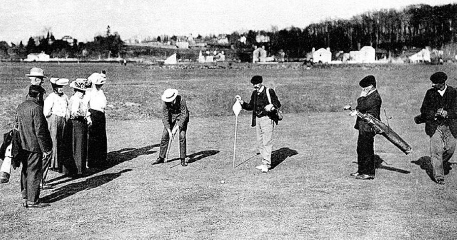 Gathering of golfers from the past